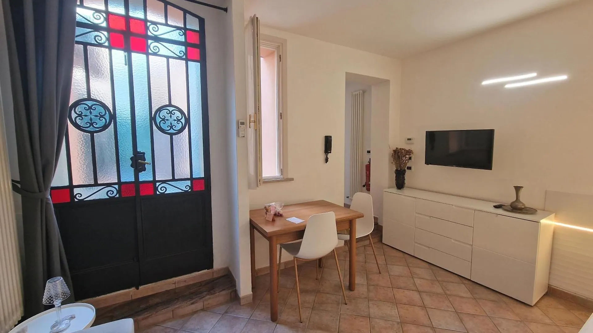 La Fenice Grazioso Appartamento In Centro Con Cortile Privato Forli Apartment